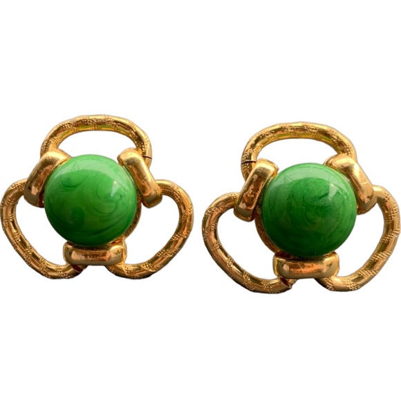 Luxury gold and green stone vintage clip on earrings - Picture 2 of 8